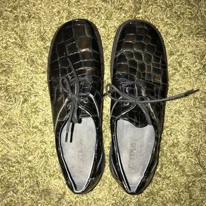 Ladies Romus brand shoes